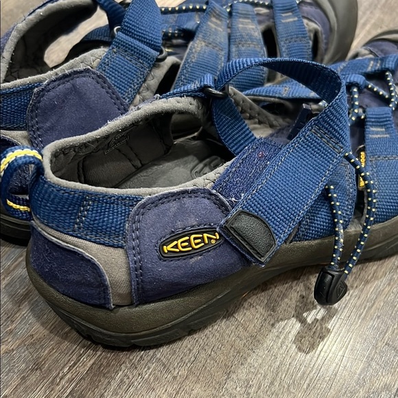 Keen Newport Blue and Black Men\'s Sandals main image 11